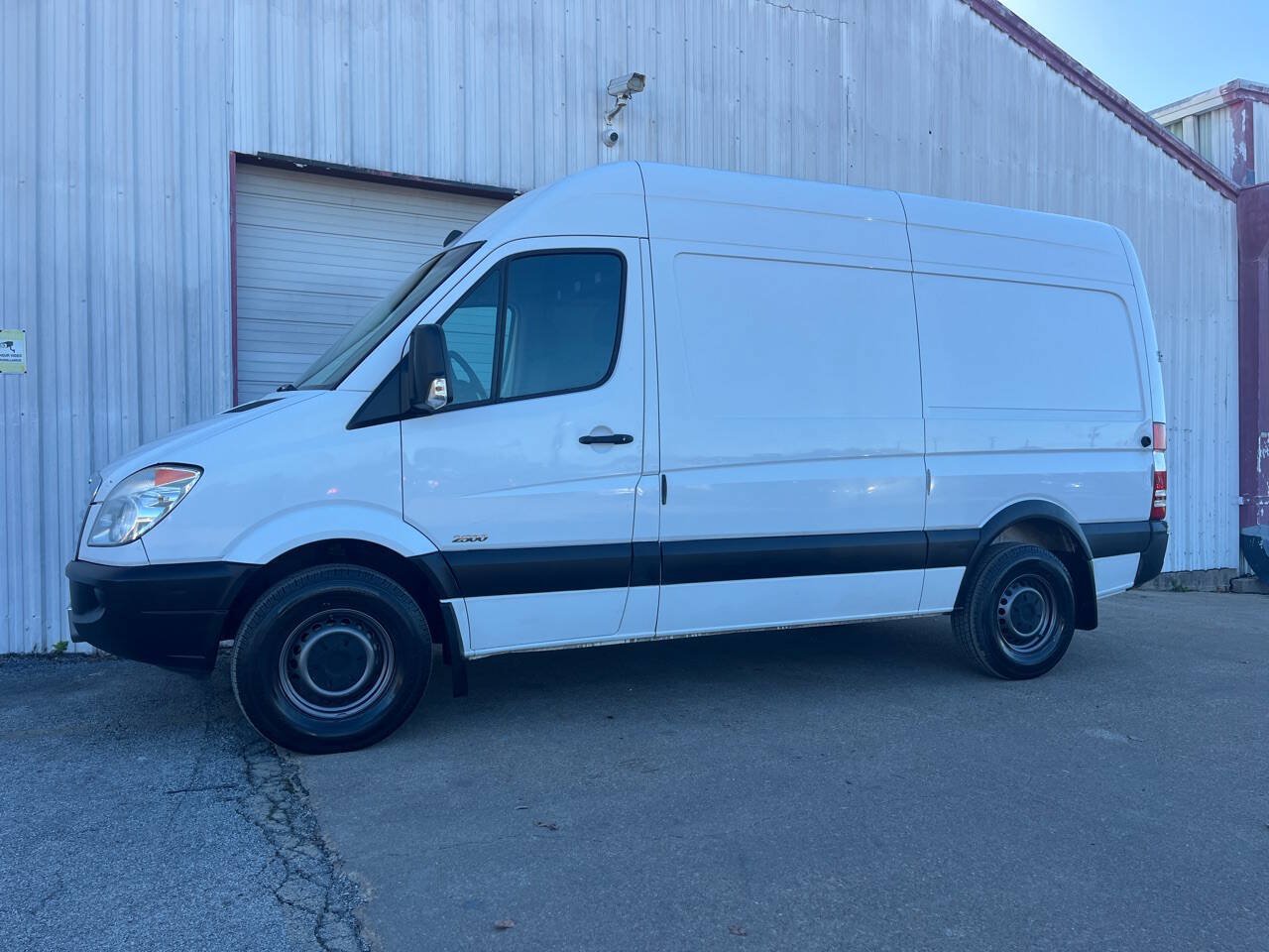 Used 2010 Freightliner Sprinter 2500 RWD image 8