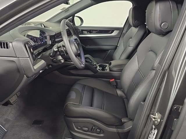 Certified 2025 Porsche Cayenne E-Hybrid Coupe image 5