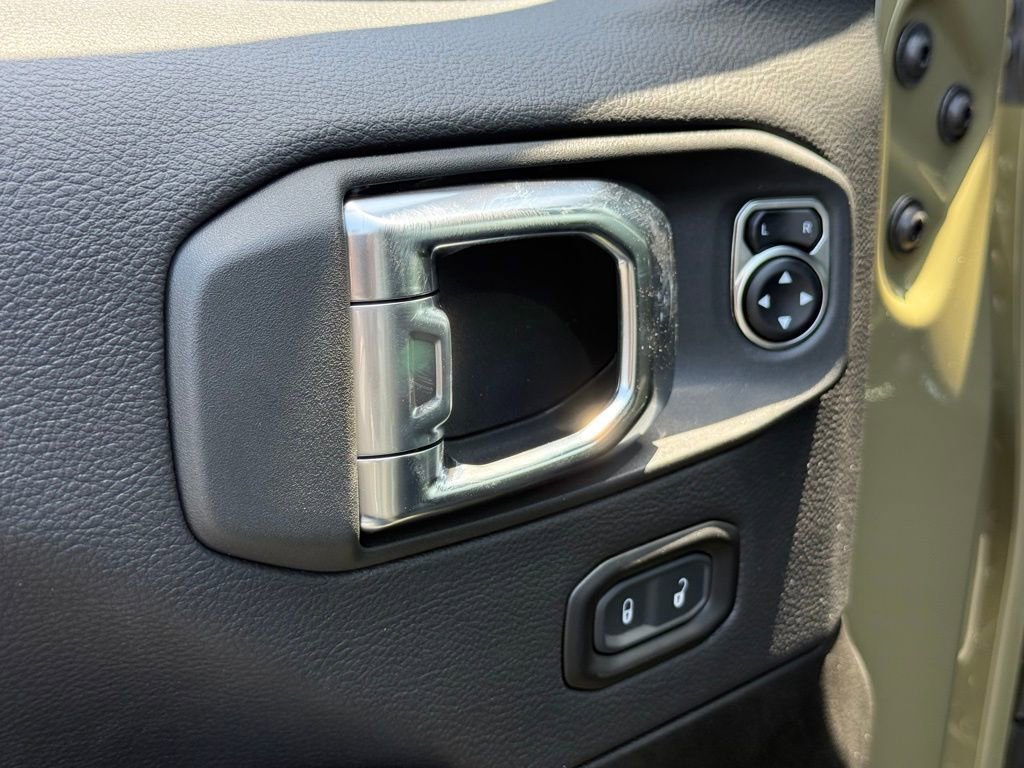 New 2025 Jeep Wrangler Unlimited Rubicon 392 image 12