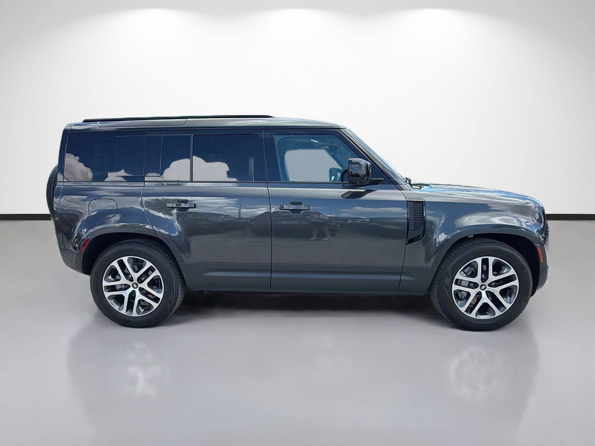 Used 2025 Land Rover Defender 110 S AWD/4WD image 6