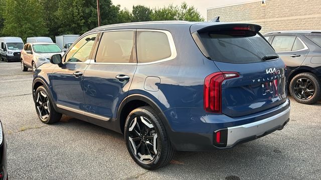 Used 2024 Kia Telluride S w/ S Sunroof Package FWD image 4