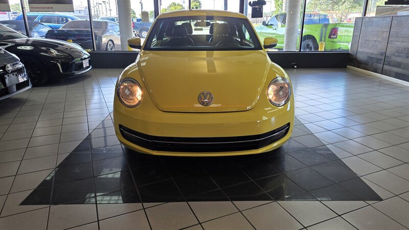 Used 2012 Volkswagen Beetle 2.5 FWD image 3