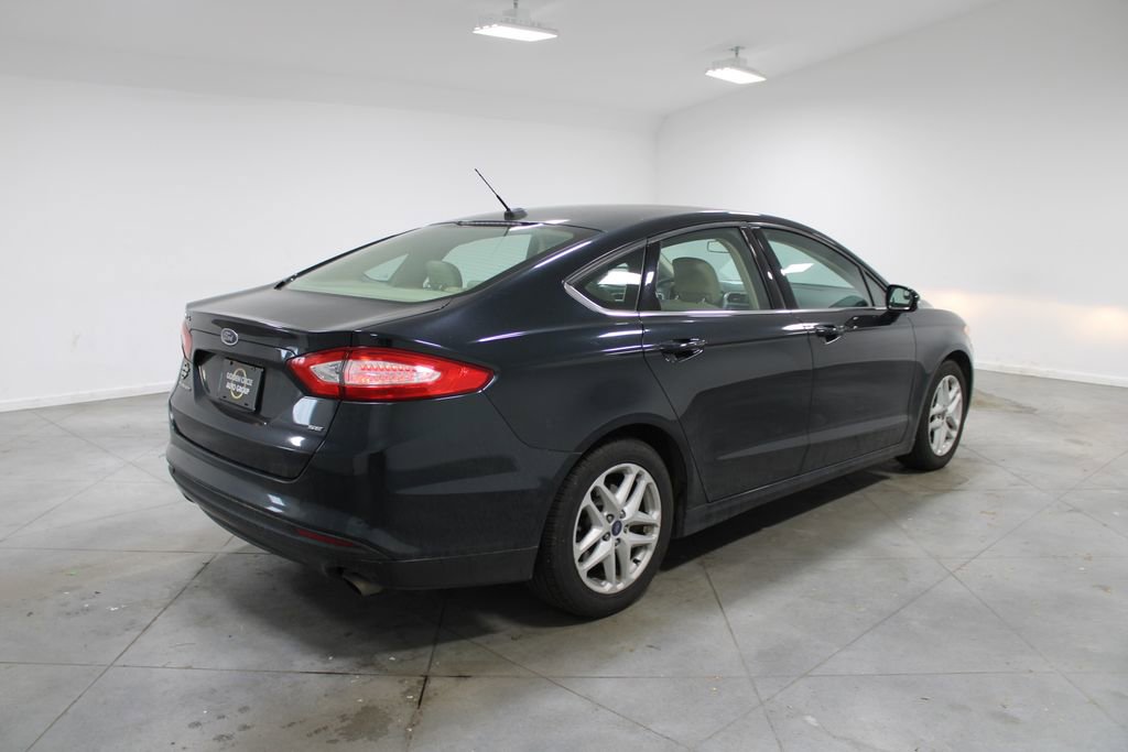 Used 2014 Ford Fusion SE FWD image 9