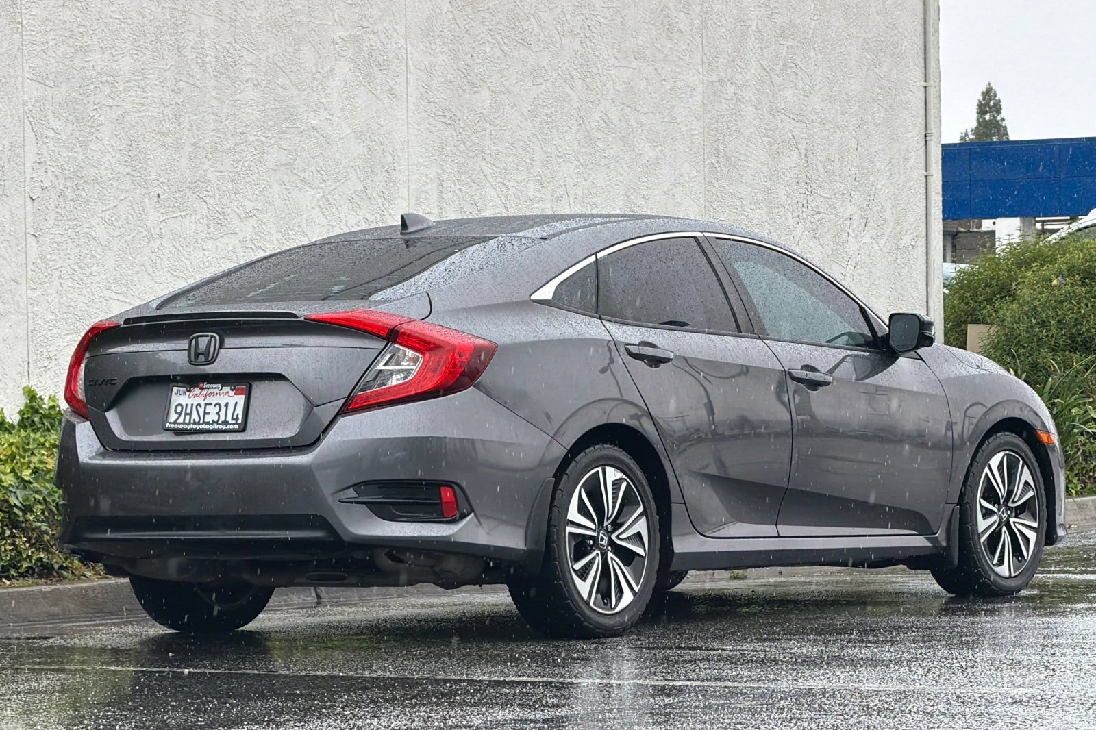 Used 2017 Honda Civic EX-T image 5