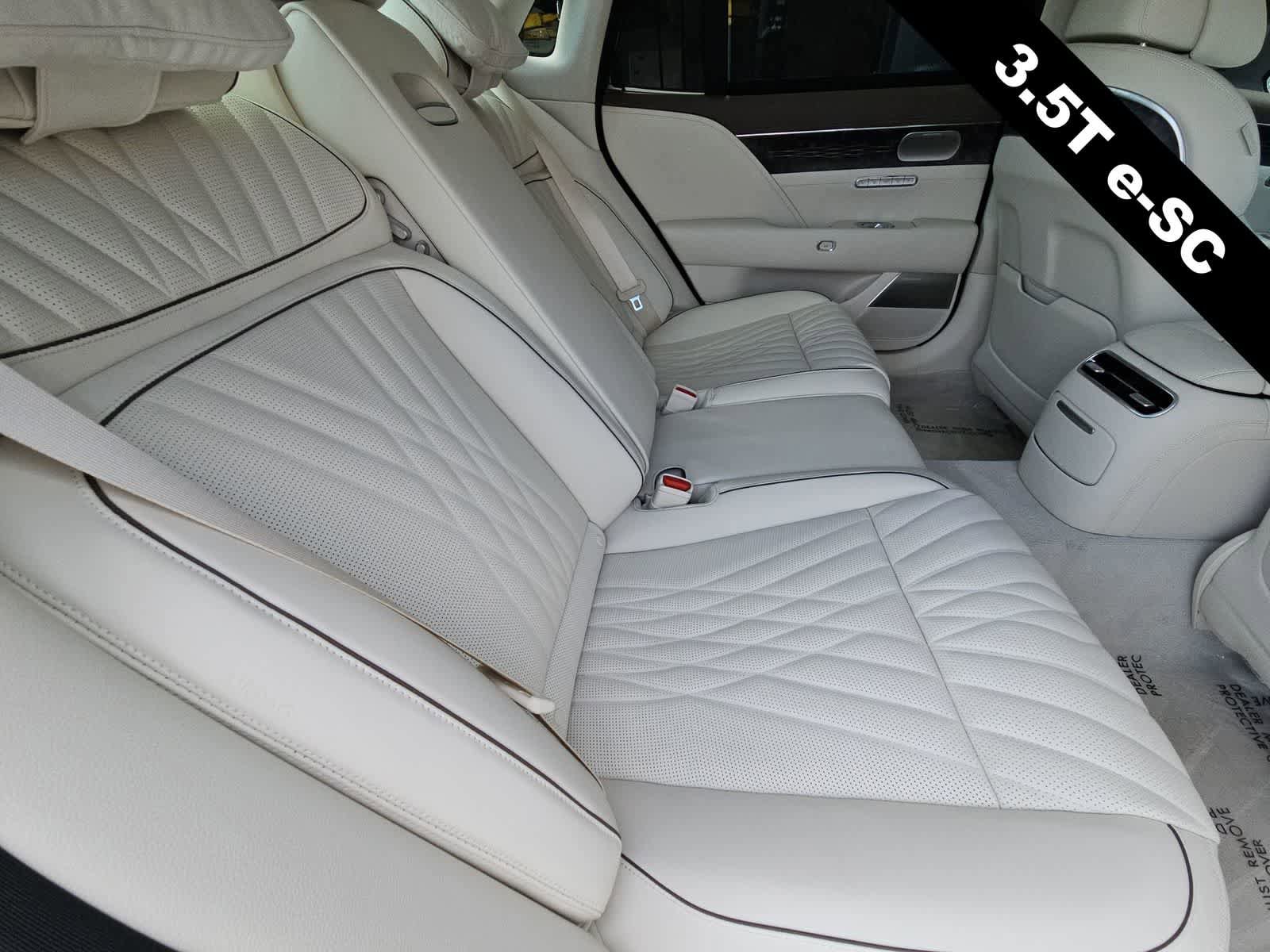 Used 2025 Genesis G90 3.5T image 17