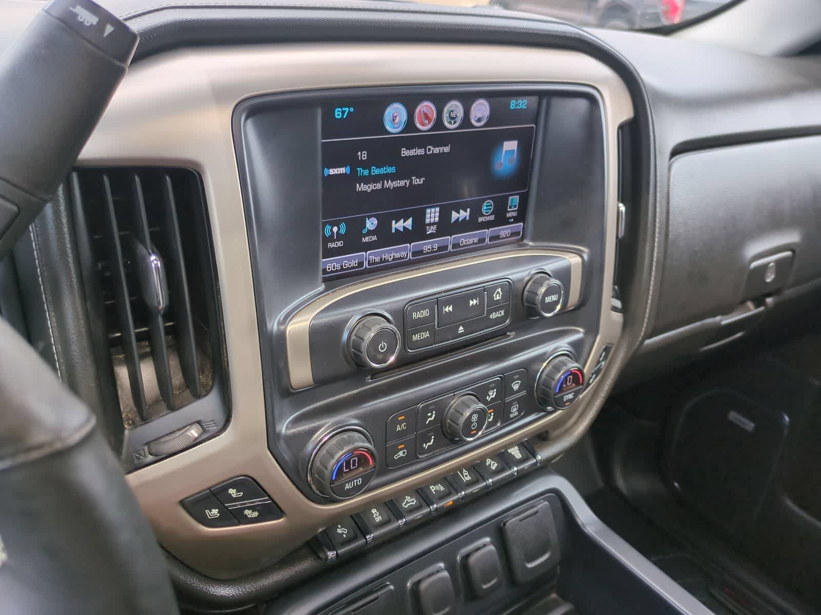 Used 2017 GMC Sierra 2500 Denali w/ Suspension Package, Off-Road AWD/4WD image 29