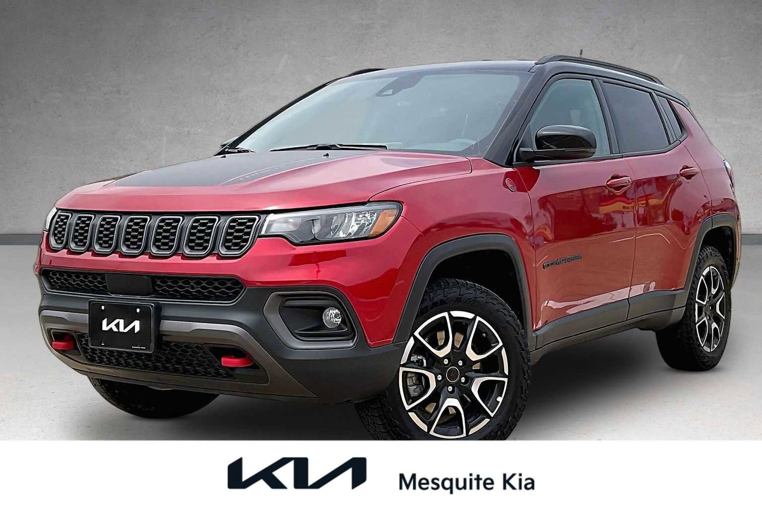 Used 2025 Jeep Compass Trailhawk AWD/4WD image 1