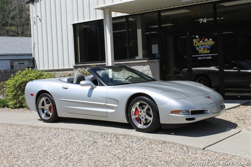 Used 2002 Chevrolet Corvette Coupe w/ Preferred Equipment Group2 RWD image 19