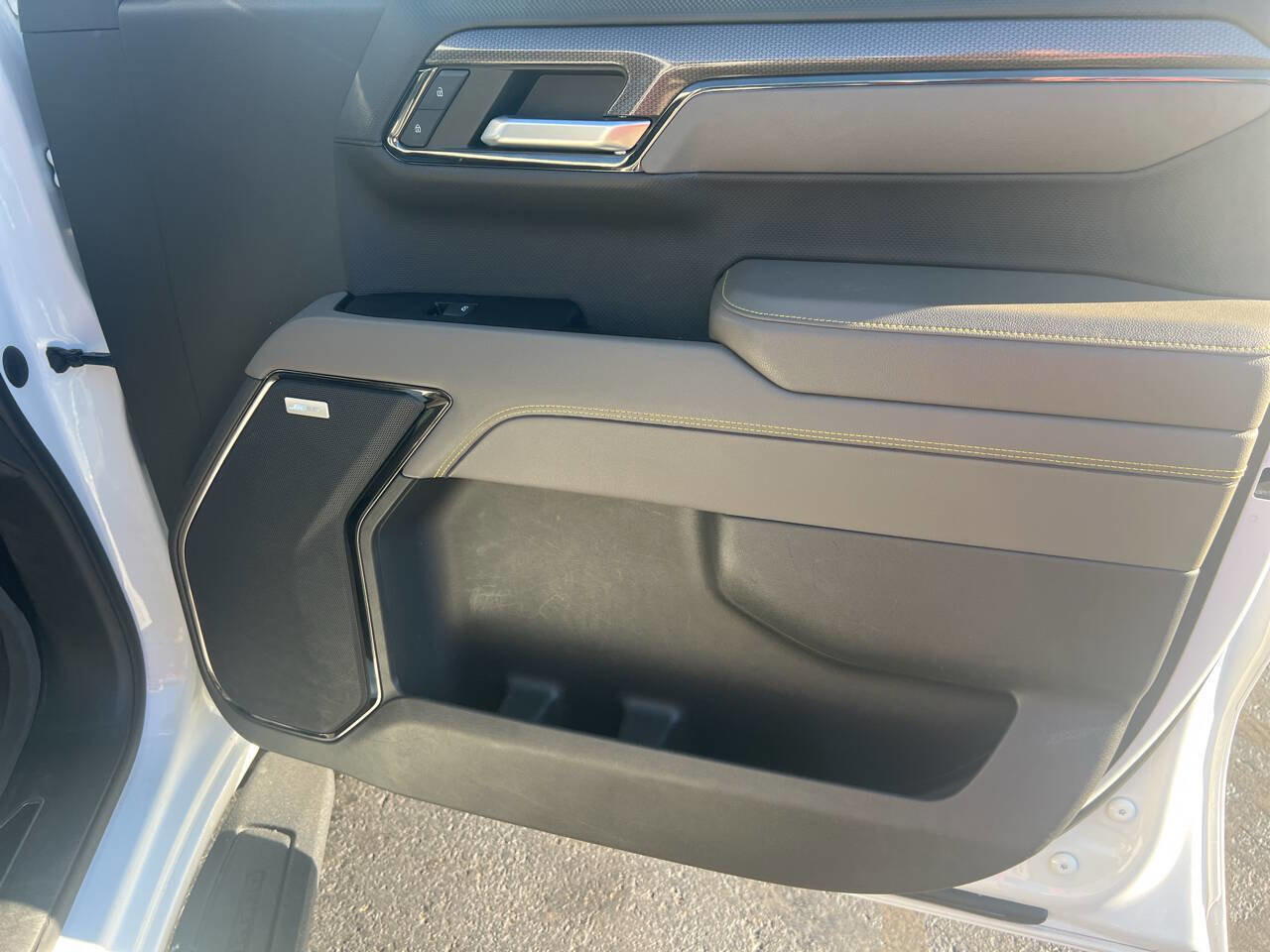 Used 2022 Chevrolet Silverado 1500 ZR2 w/ Technology Package image 29