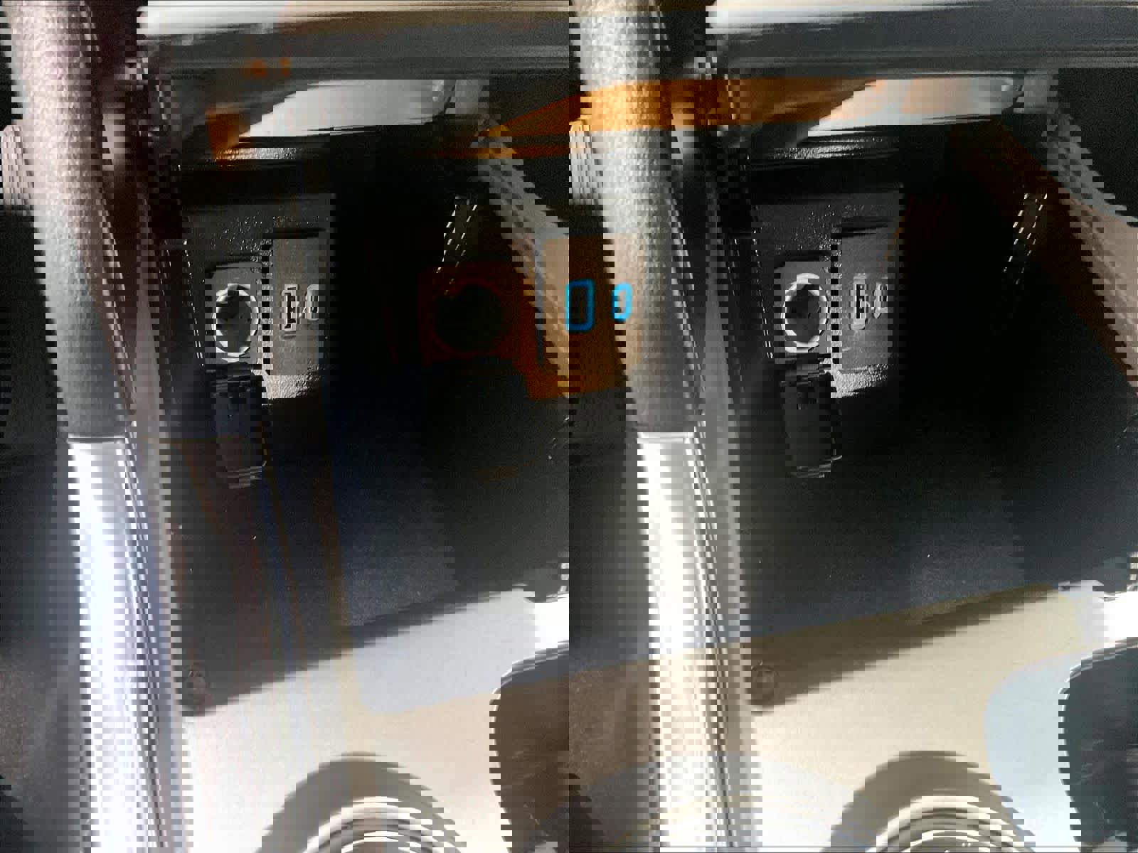 Used 2023 Ford Explorer XLT w/ Equipment Group 202A image 23