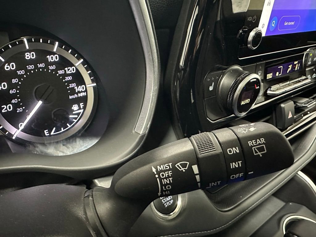 Used 2025 Toyota Highlander XLE image 22