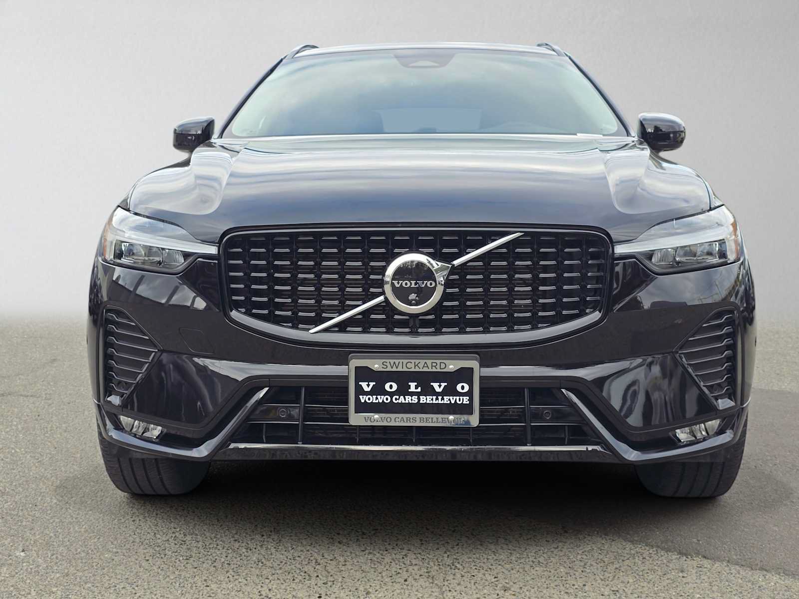 Used 2025 Volvo XC60 B5 Plus AWD/4WD image 8
