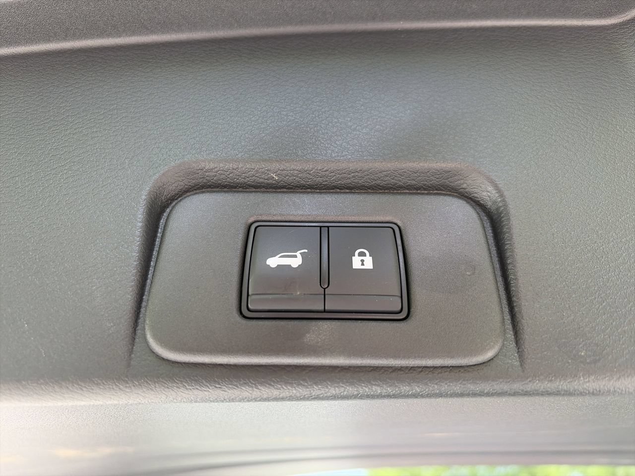 Used 2024 Nissan Rogue Platinum w/ Platinum Premium Package FWD image 11
