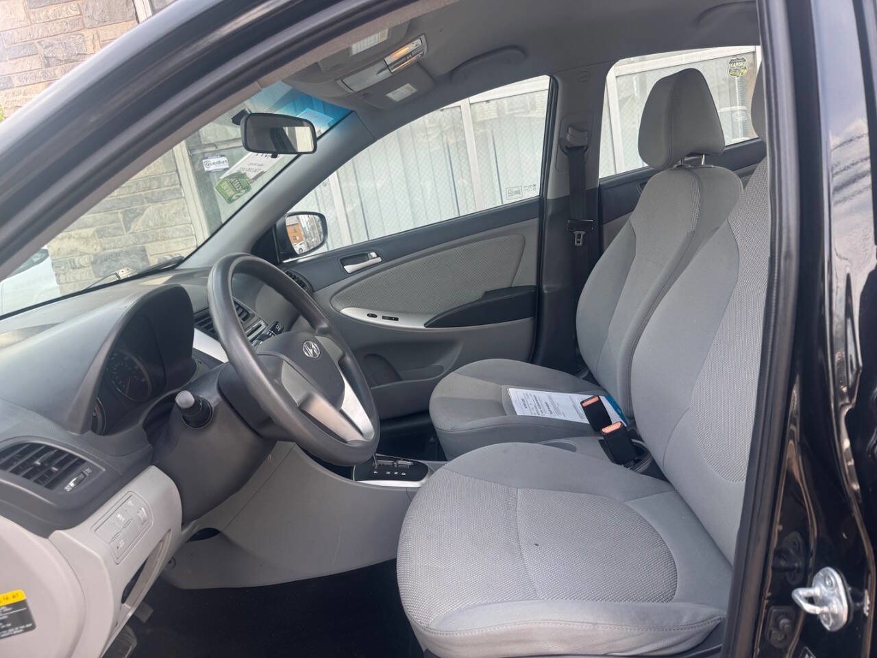 Used 2013 Hyundai Accent GLS FWD image 9