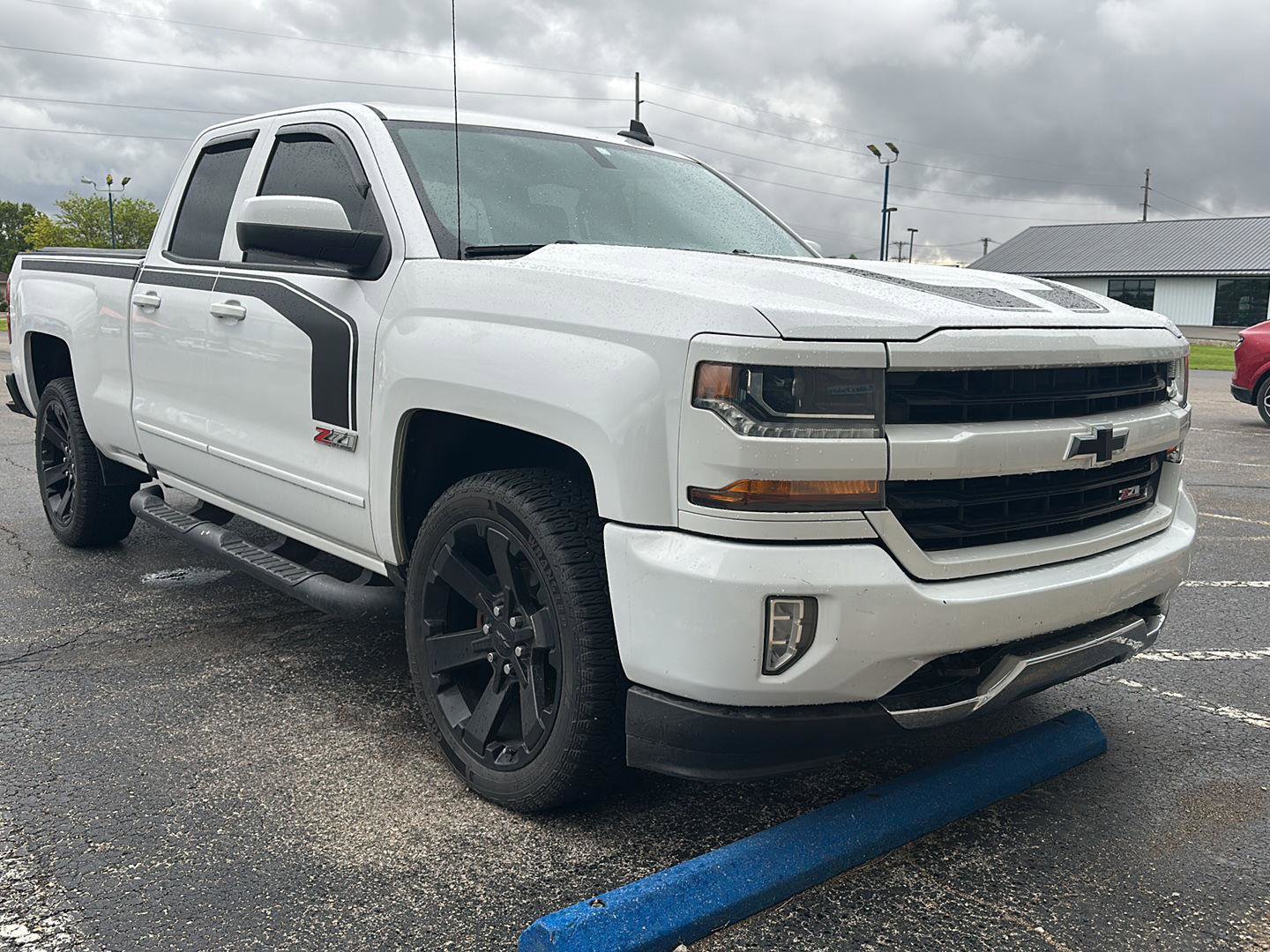 Used 2018 Chevrolet Silverado 1500 LT w/ Rally 2 Edition AWD/4WD image 3