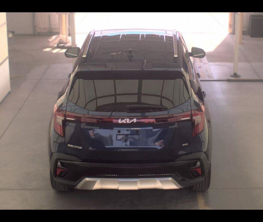 Used 2024 Kia Seltos EX AWD/4WD image 10