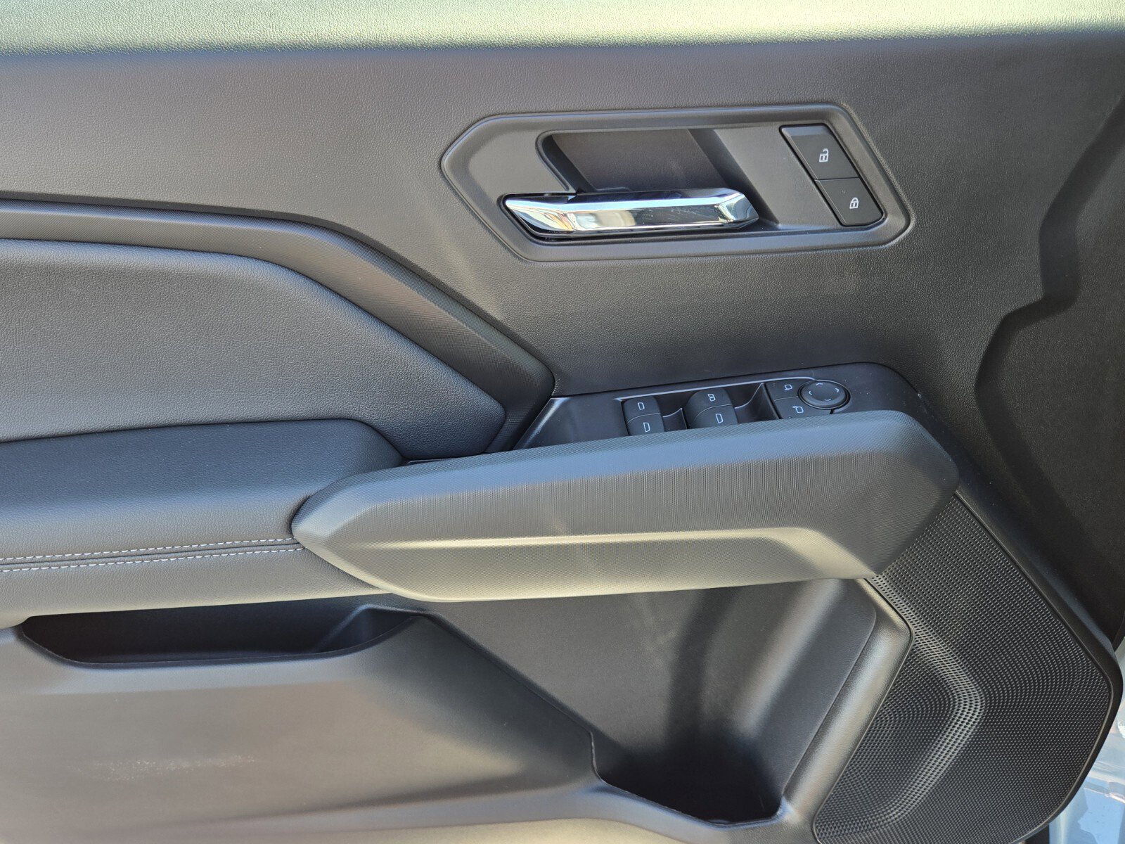 New 2026 Chevrolet Colorado LT image 8