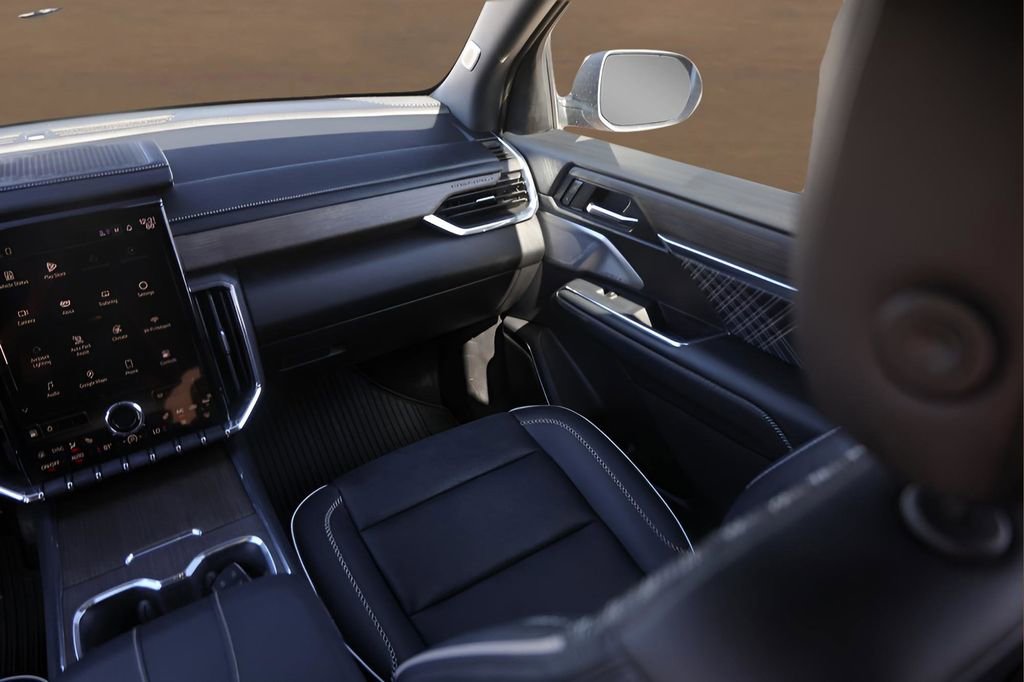 Used 2024 GMC Acadia Denali w/ Super Cruise Package image 27