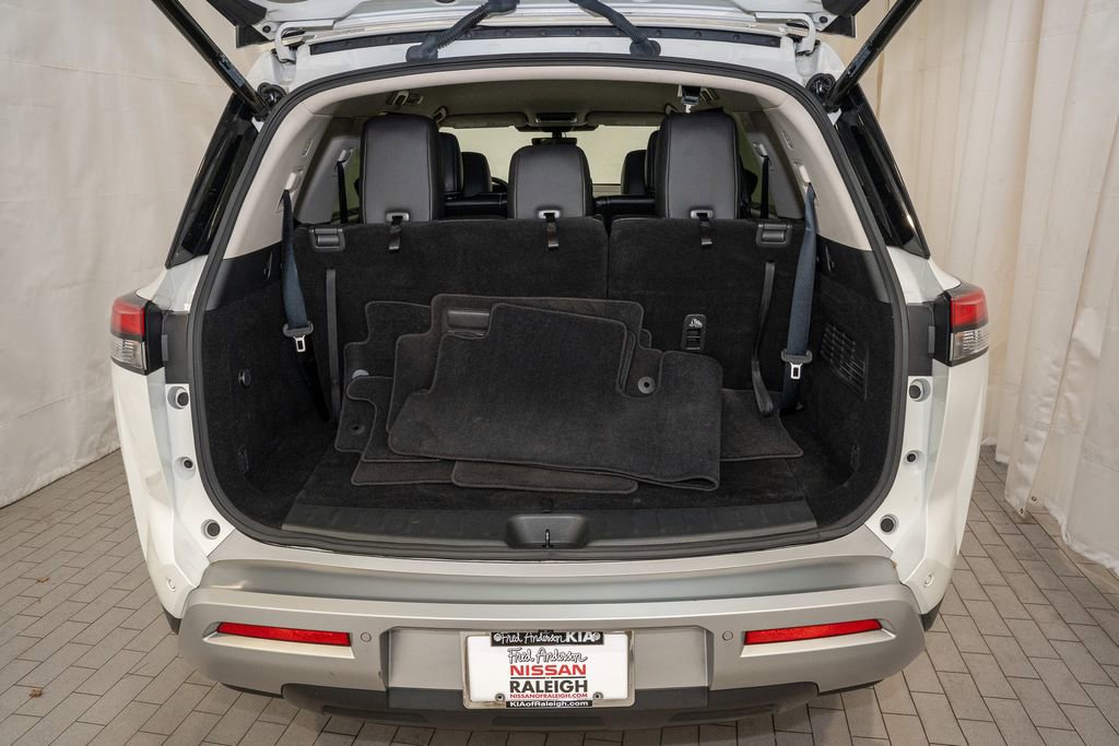 Certified 2023 Nissan Pathfinder SL image 6