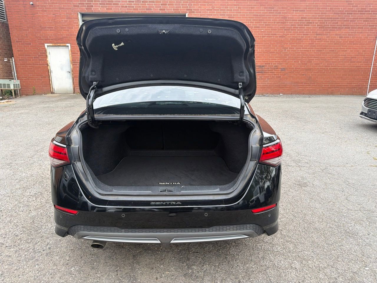 Used 2020 Nissan Sentra SR FWD image 10