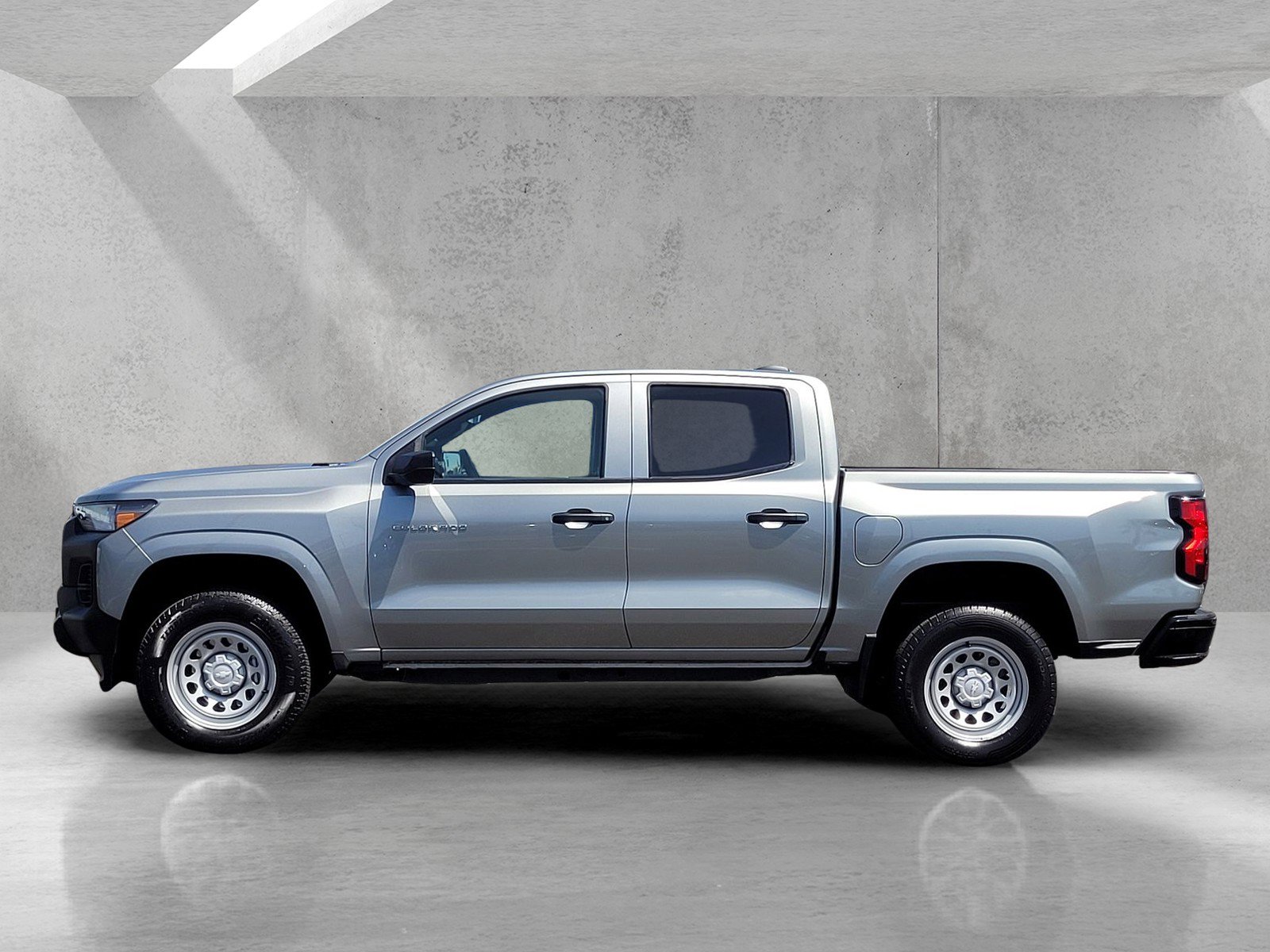 Used 2024 Chevrolet Colorado W/T RWD image 7