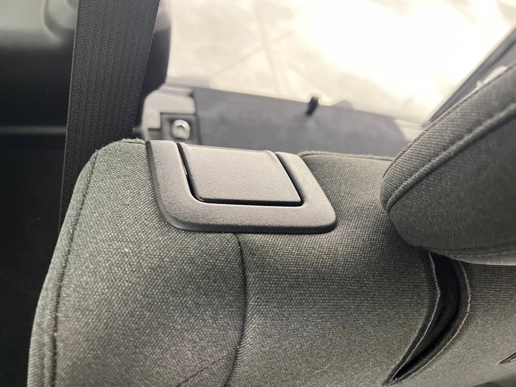 Used 2025 Jeep Wrangler Sahara 4xe image 17