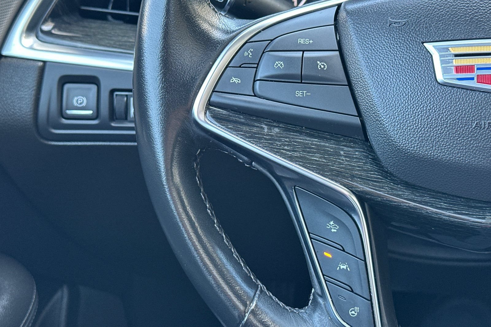 Certified 2023 Cadillac XT5 Premium Luxury w/ Technology Package FWD image 32