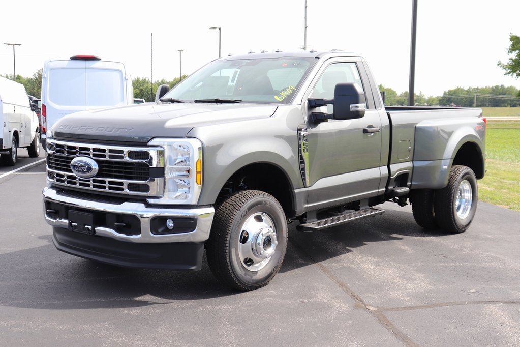 New 2026 Ford F350 4x4 Regular Cab DRW Super Duty image 6