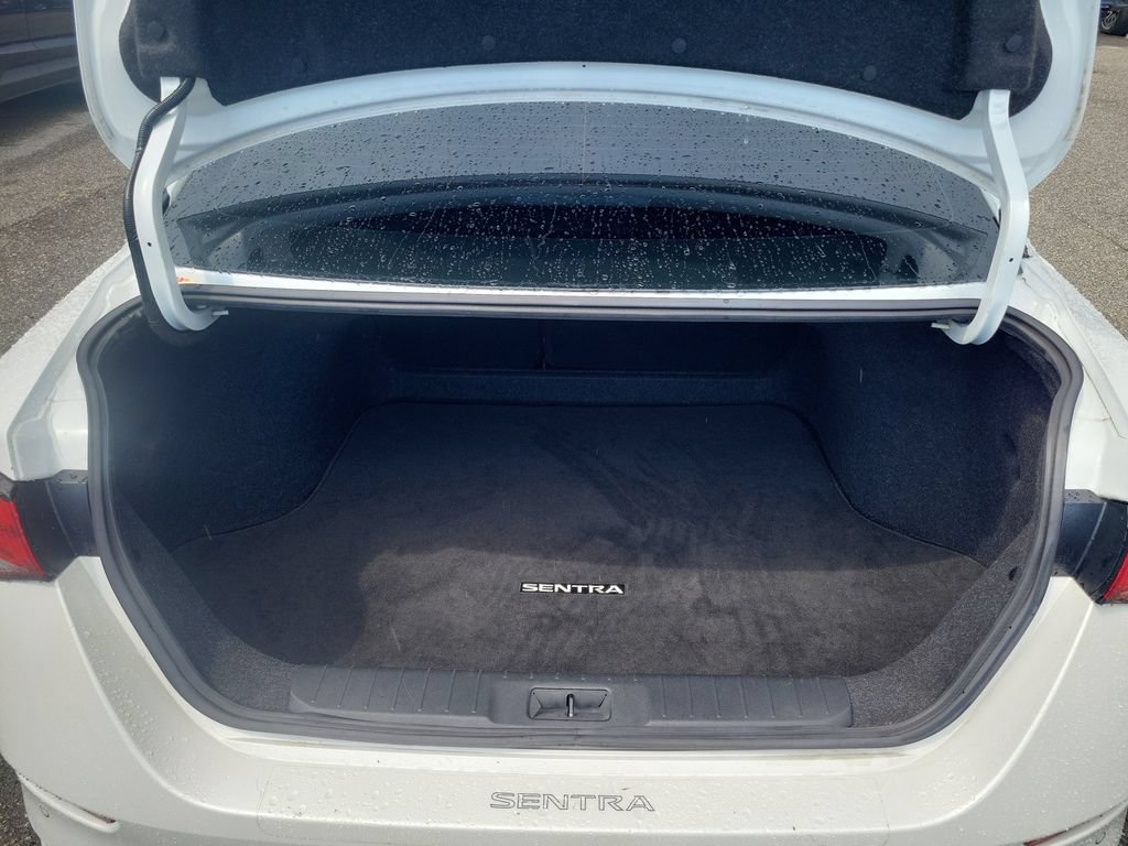 Used 2021 Nissan Sentra SR w/ SR Premium Package FWD image 9