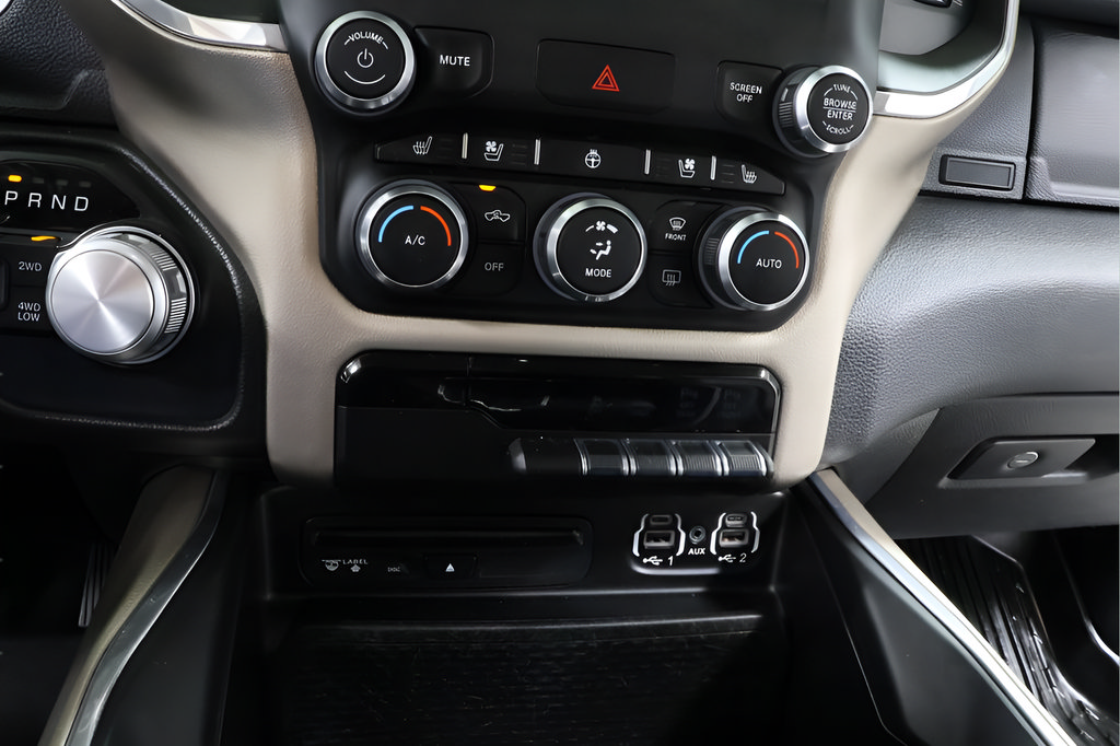 Used 2019 RAM 1500 Laramie AWD/4WD image 10