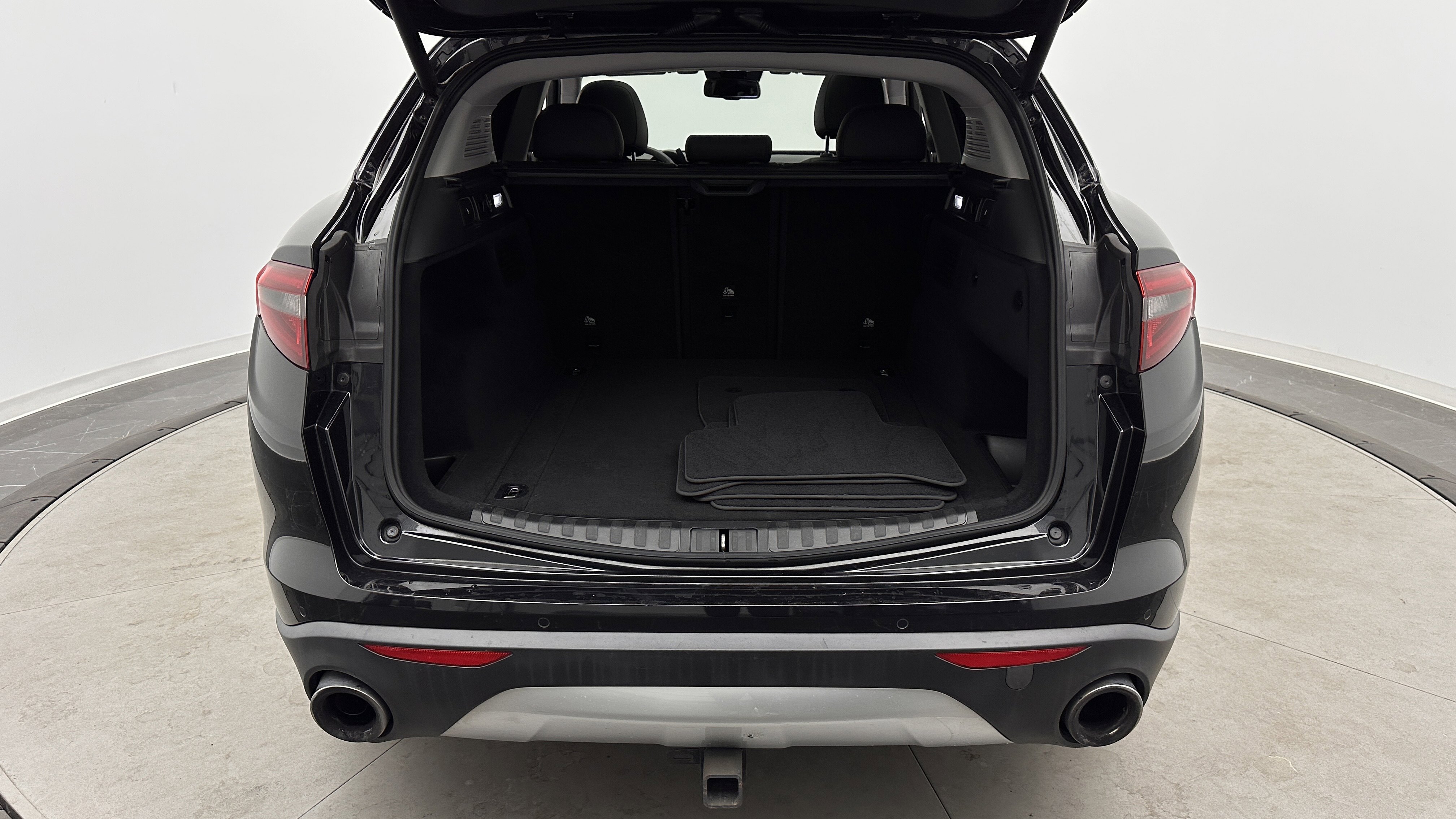 Used 2018 Alfa Romeo Stelvio Ti image 31