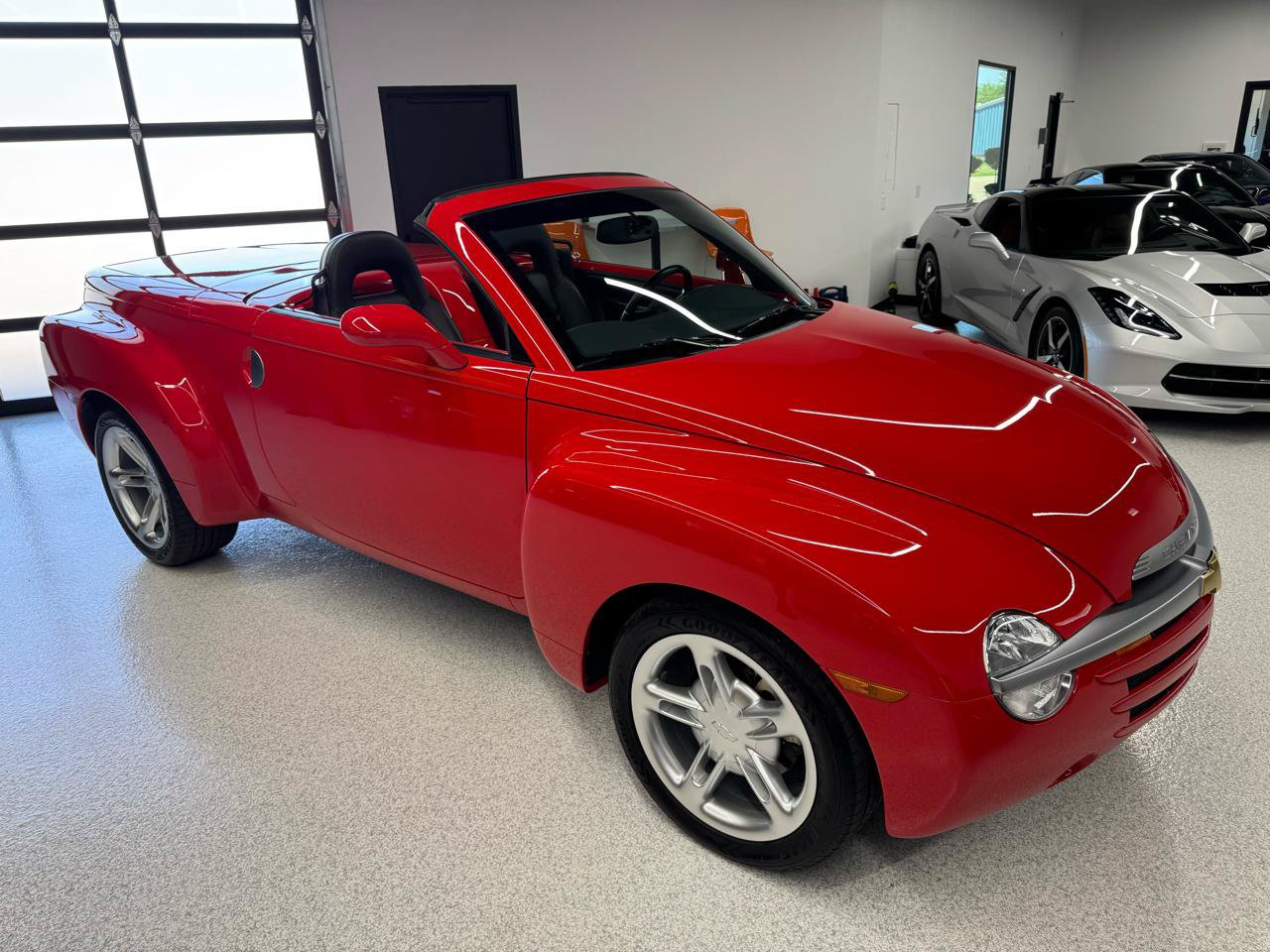 Used 2003 Chevrolet SSR w/ Preferred Equipment Group RWD image 33