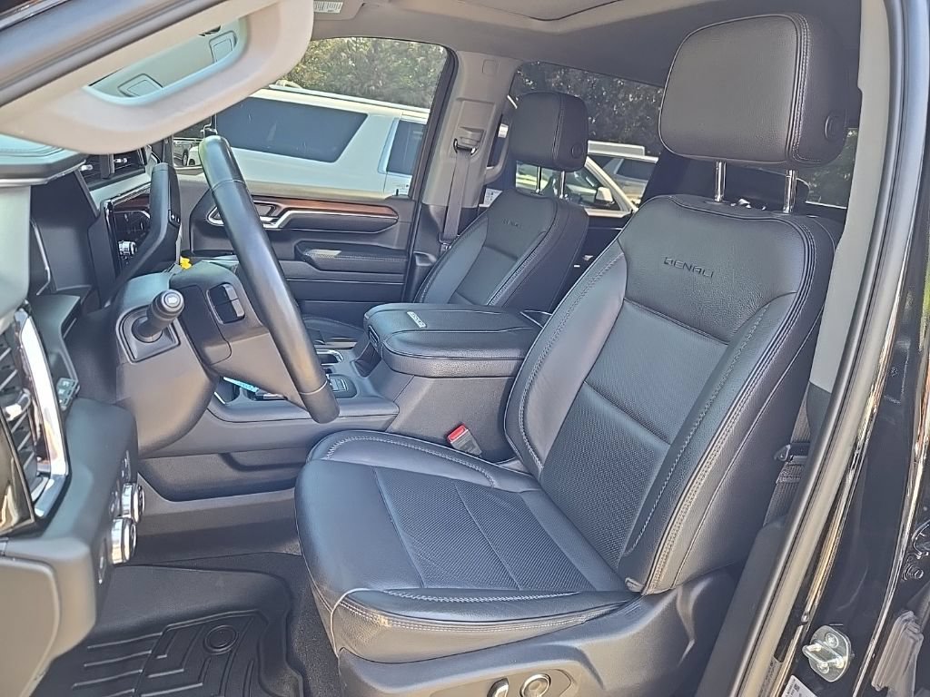 Used 2024 GMC Sierra 2500 Denali w/ Denali Reserve Package AWD/4WD image 17
