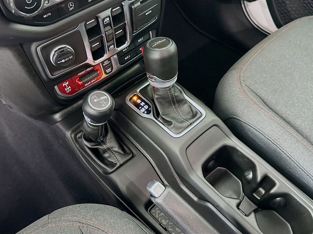 Used 2024 Jeep Gladiator Rubicon w/ Safety Group image 16