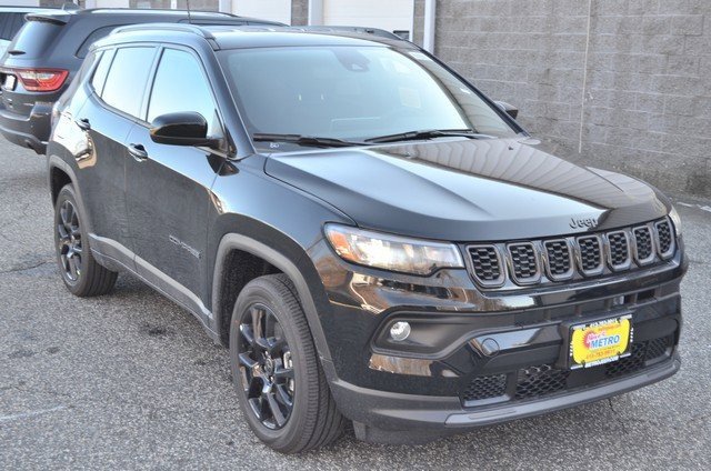 New 2026 Jeep Compass Latitude image 2