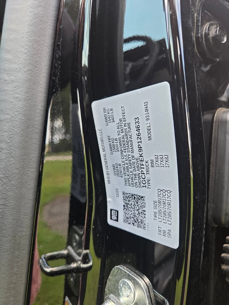 Used 2023 Chevrolet Colorado ZR2 w/ ZR2 Convenience Package III AWD/4WD image 32