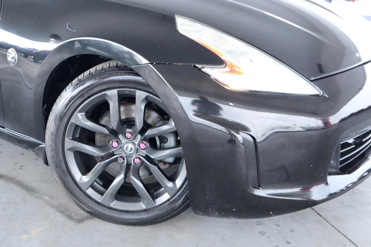Used 2017 Nissan 370Z Coupe RWD image 4