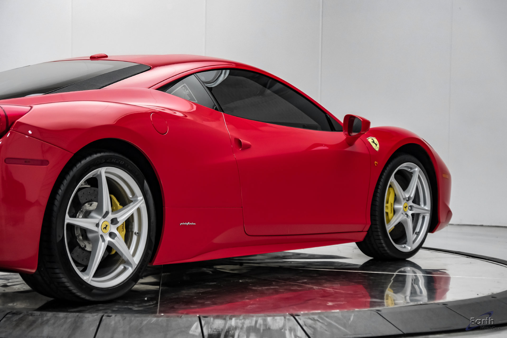 Used 2014 Ferrari 458 Italia Coupe RWD image 25