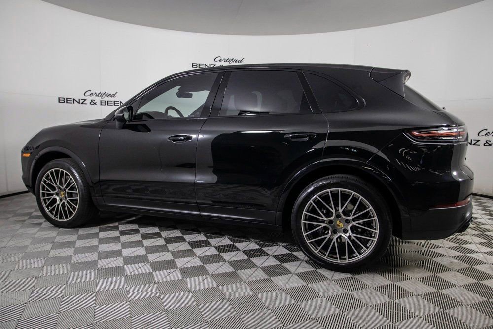 Used 2023 Porsche Cayenne S Platinum w/ Premium Package Plus image 8