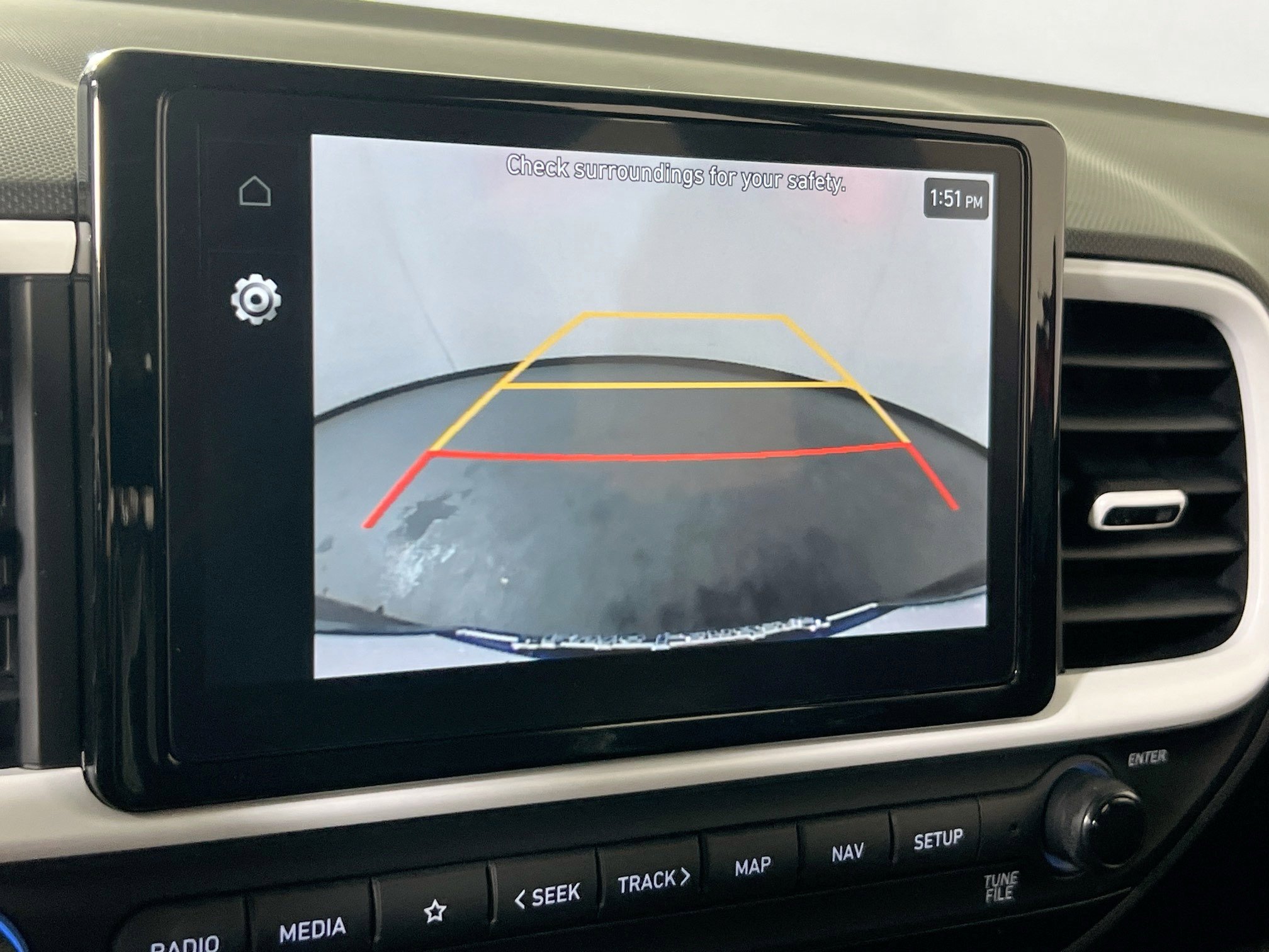 Used 2024 Hyundai Venue Limited image 13