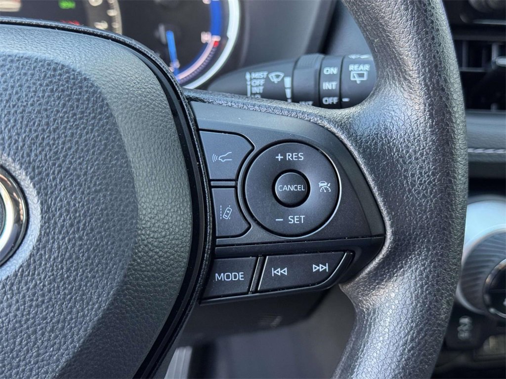 Used 2025 Toyota RAV4 XLE image 11