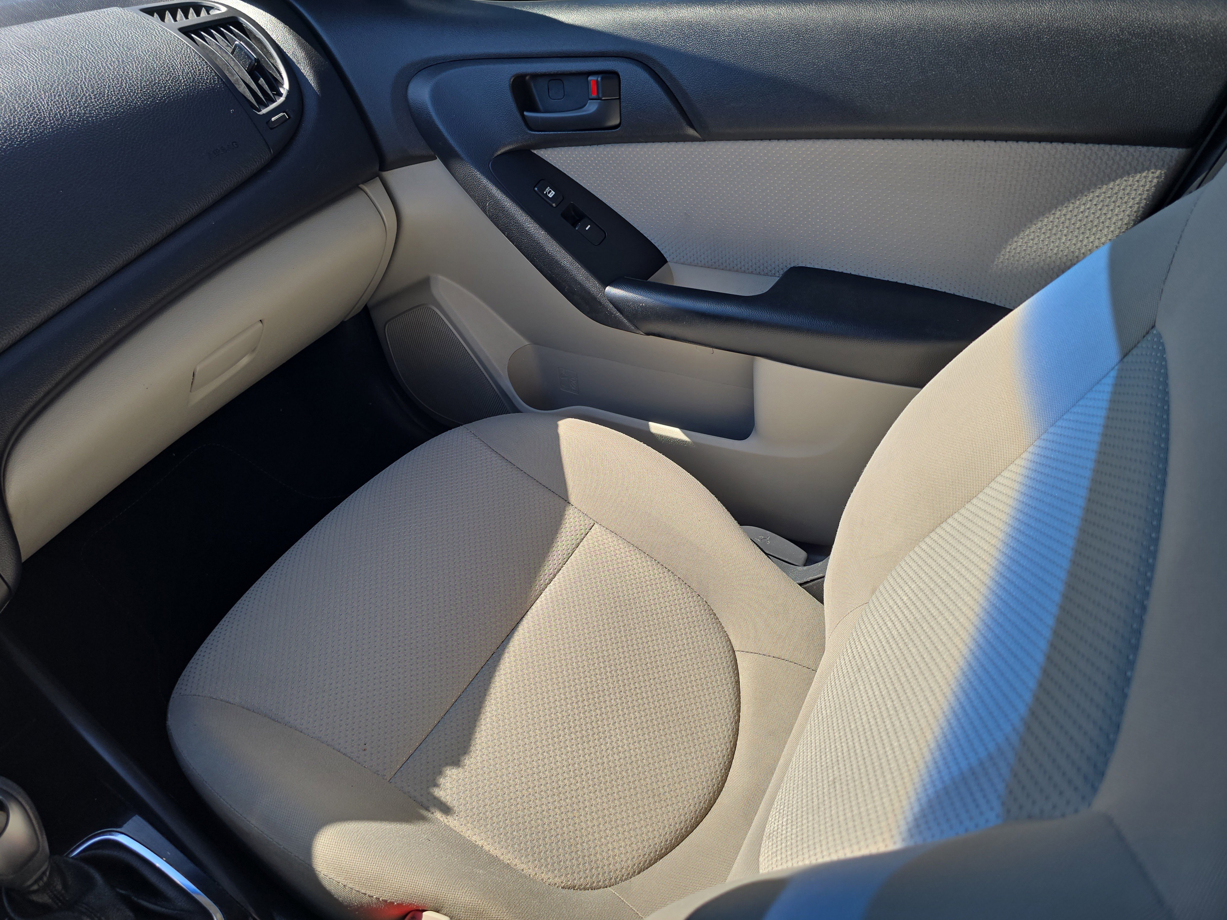 Used 2012 Kia Forte EX w/ Premium Pkg image 15