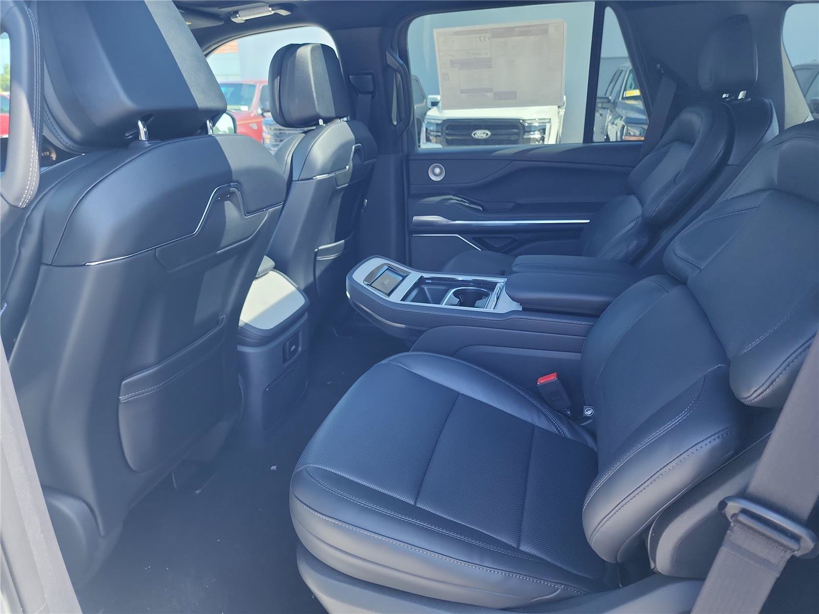 New 2027 Lincoln Navigator Reserve w/ Jet Appearance Package AWD/4WD image 18