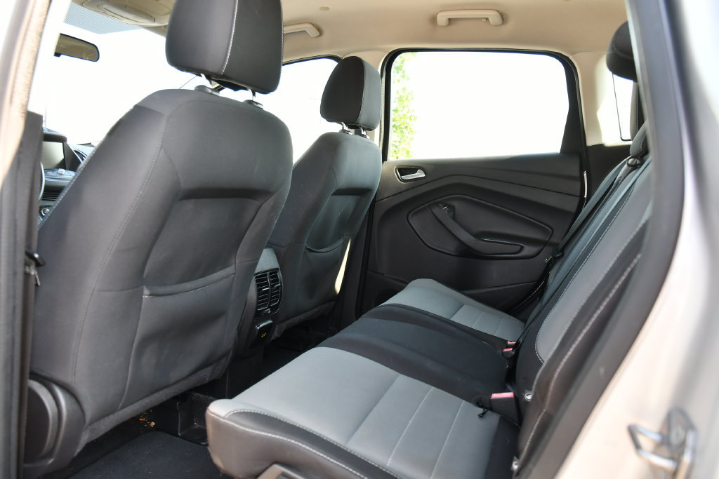 Used 2015 Ford C-MAX SE w/ Equipment Group 202A FWD image 17