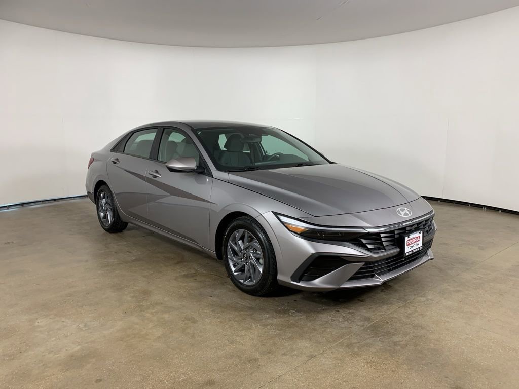 Used 2024 Hyundai Elantra SEL image 5