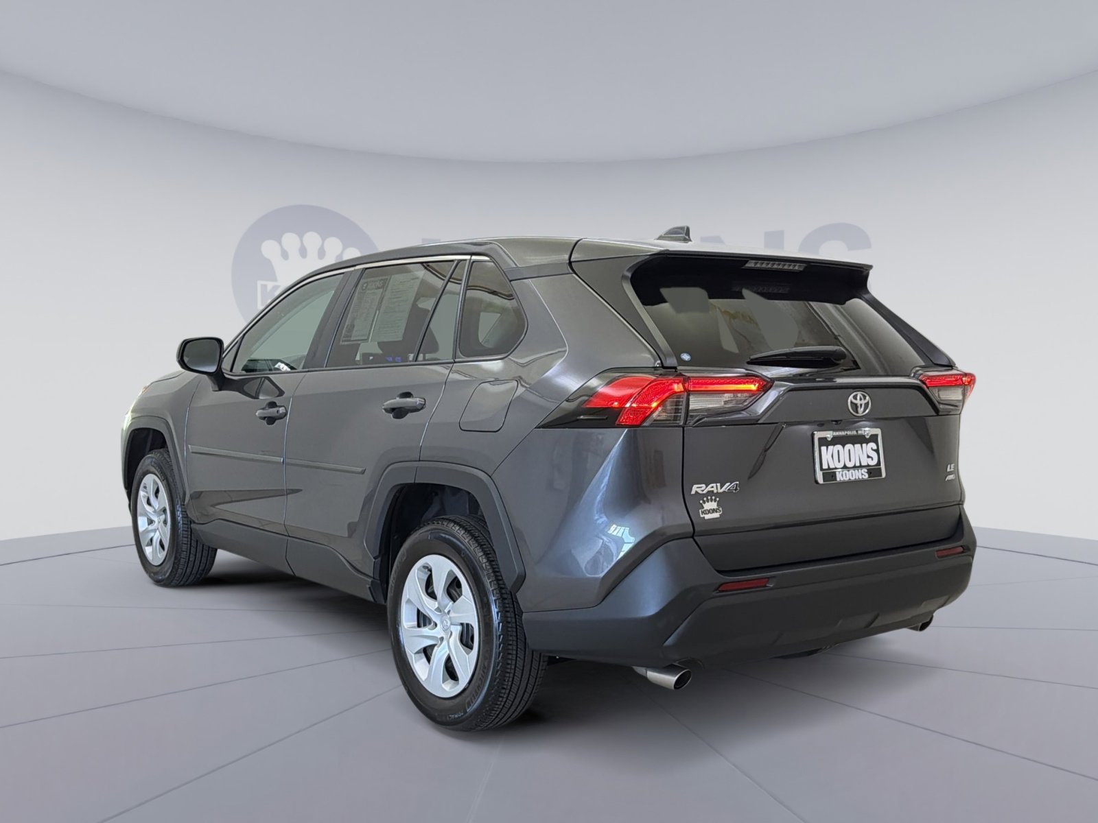 Used 2024 Toyota RAV4 LE AWD/4WD image 8