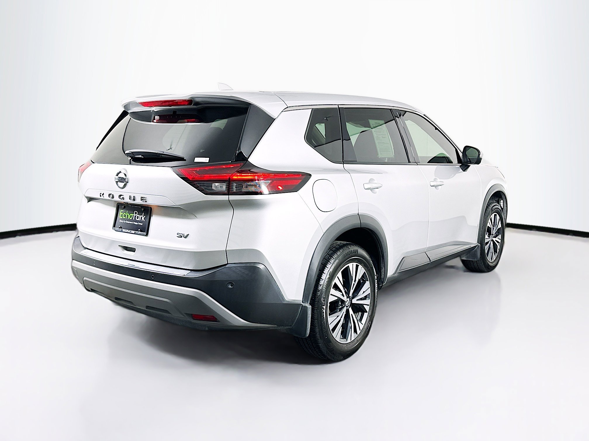 Used 2021 Nissan Rogue SV image 9