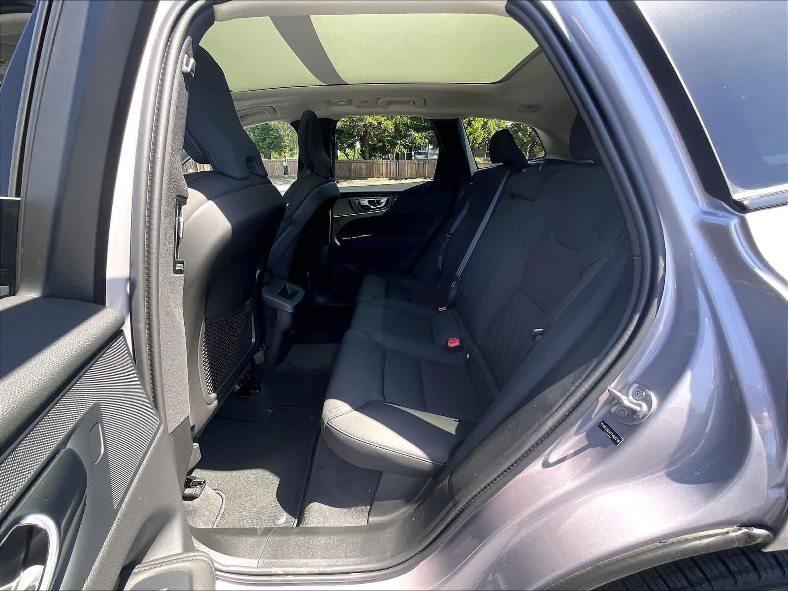 New 2026 Volvo XC60 B5 Core AWD/4WD image 12