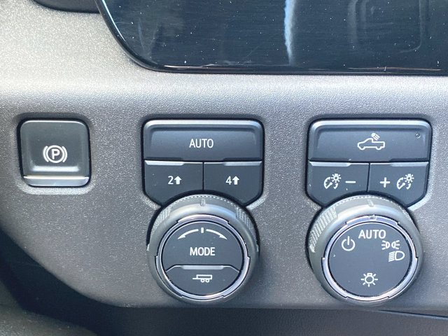 Used 2024 Chevrolet Silverado 1500 LT AWD/4WD image 17