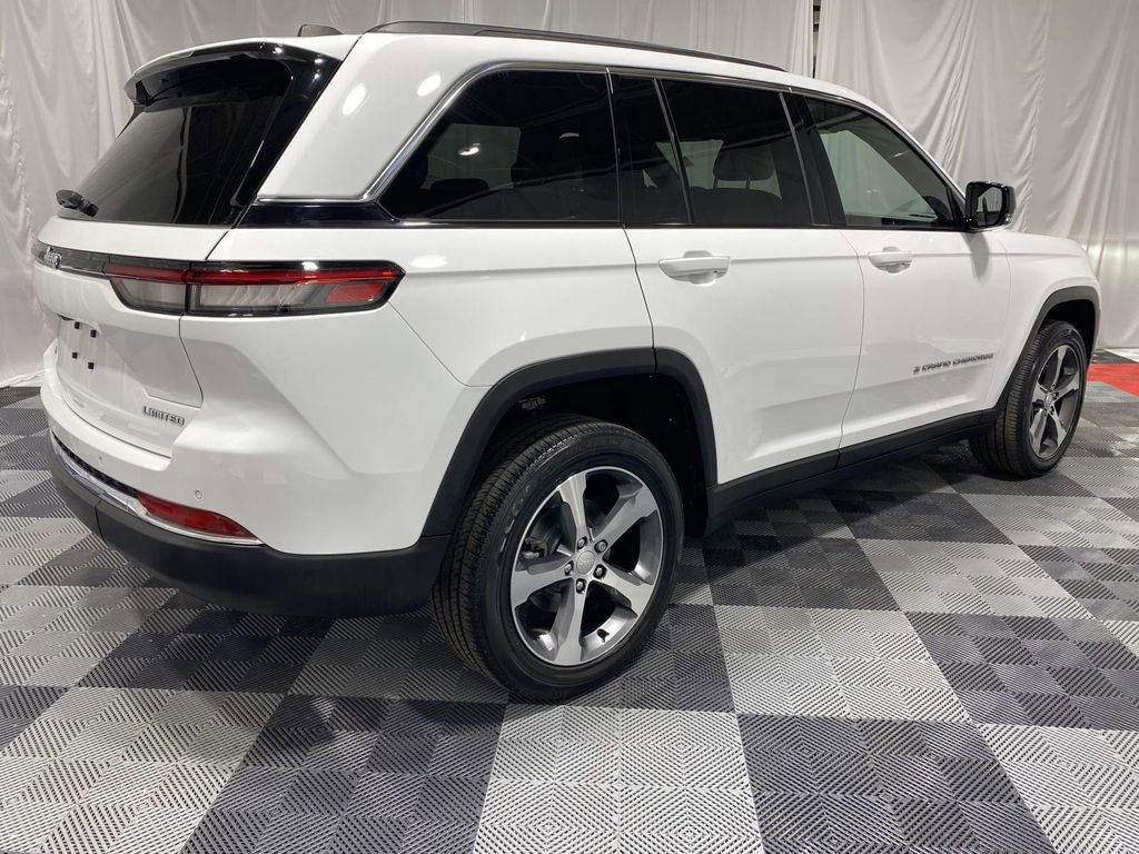 Used 2023 Jeep Grand Cherokee Limited image 4
